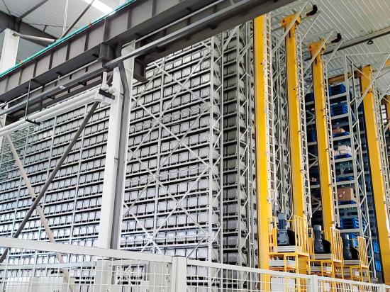 Mini load stacker crane