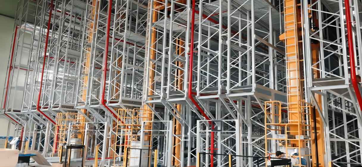 What type of crane is used in ASRS?