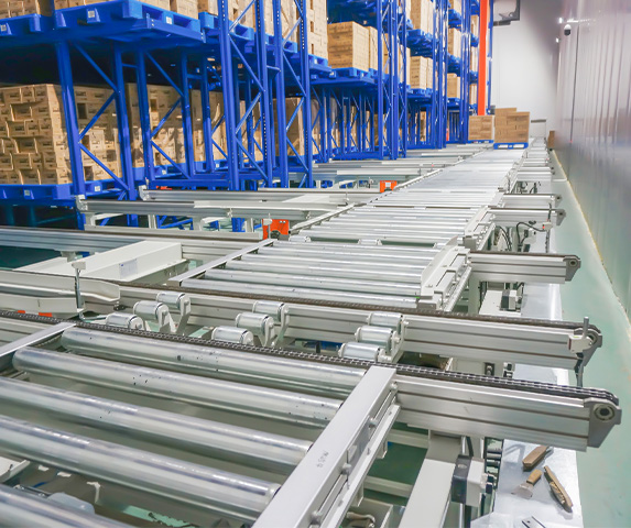 Pallet conveyor system for automated warehouse