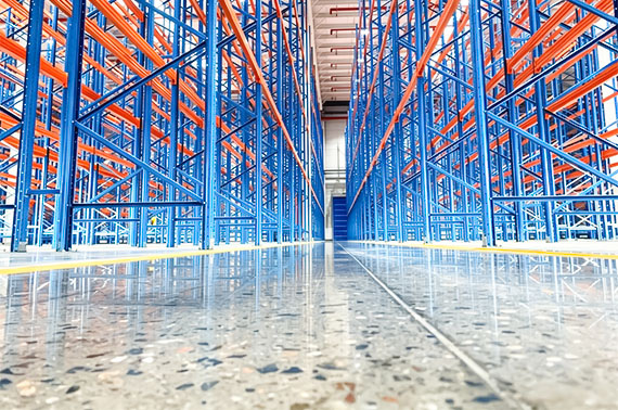 Smooth and level warehouse floor beneath HUADE VNA Racking