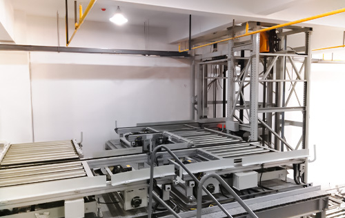 Pallet lift and conveyor system connecting warehouse storage levels
