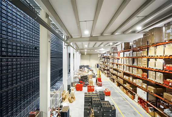 Storage-Type Distribution Centers